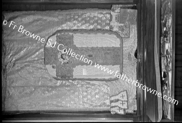 KILLEEN CASTLE   B. OLIVERS VESTMENTS